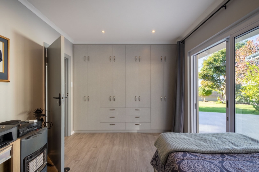 5 Bedroom Property for Sale in Upper Robberg Western Cape